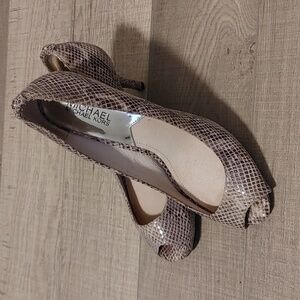 Michael Michael Kors 8.5 Snake Print Leather Peep Toe Pumps